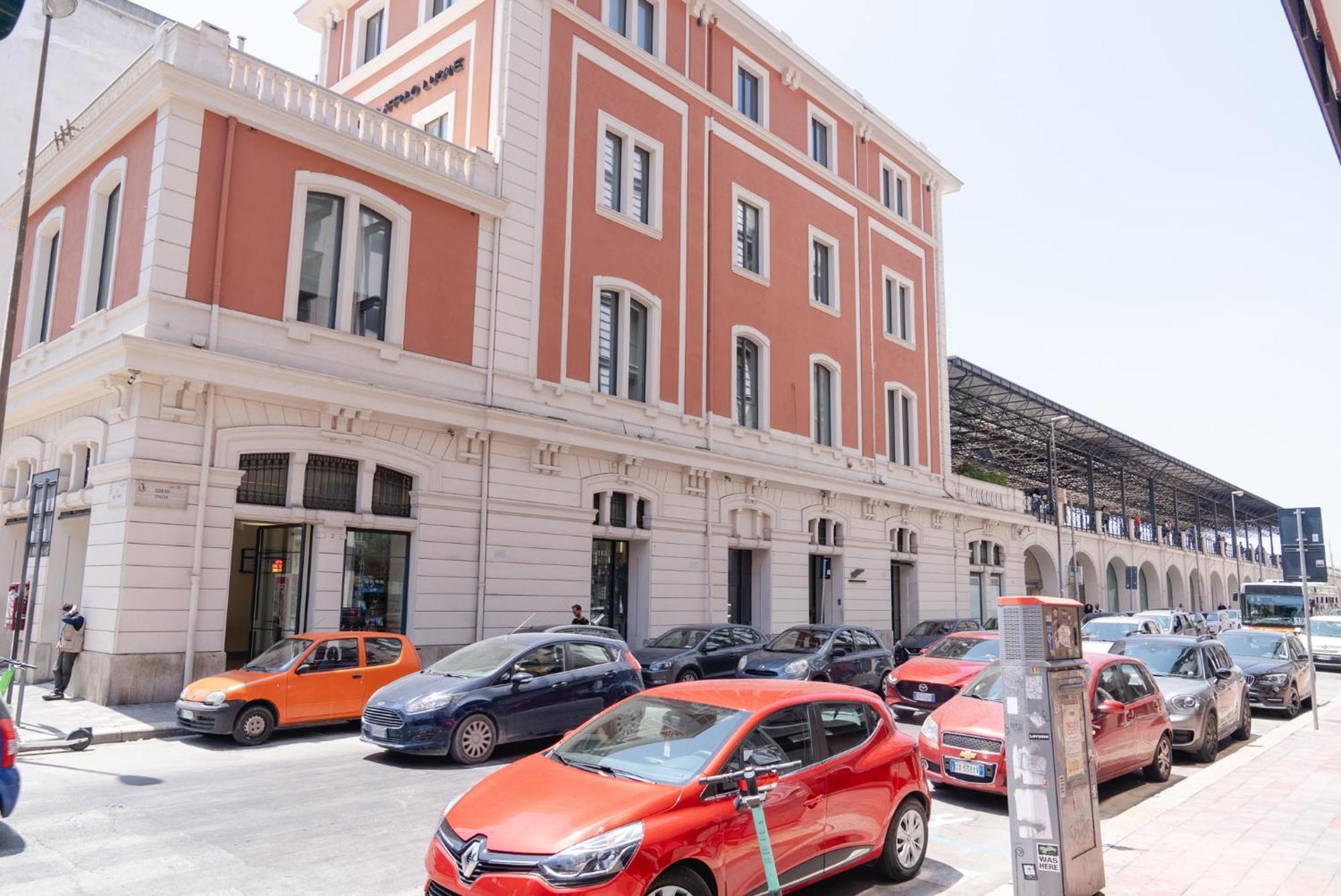 Shl _ Grandi Stazioni _ Bari Centrale Ngoại thất bức ảnh